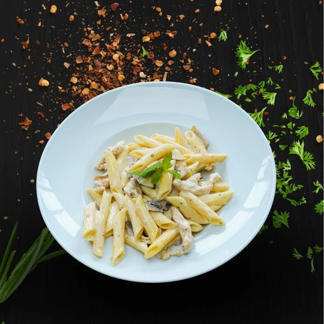Kremalı Mantarlı Tavuklu Penne